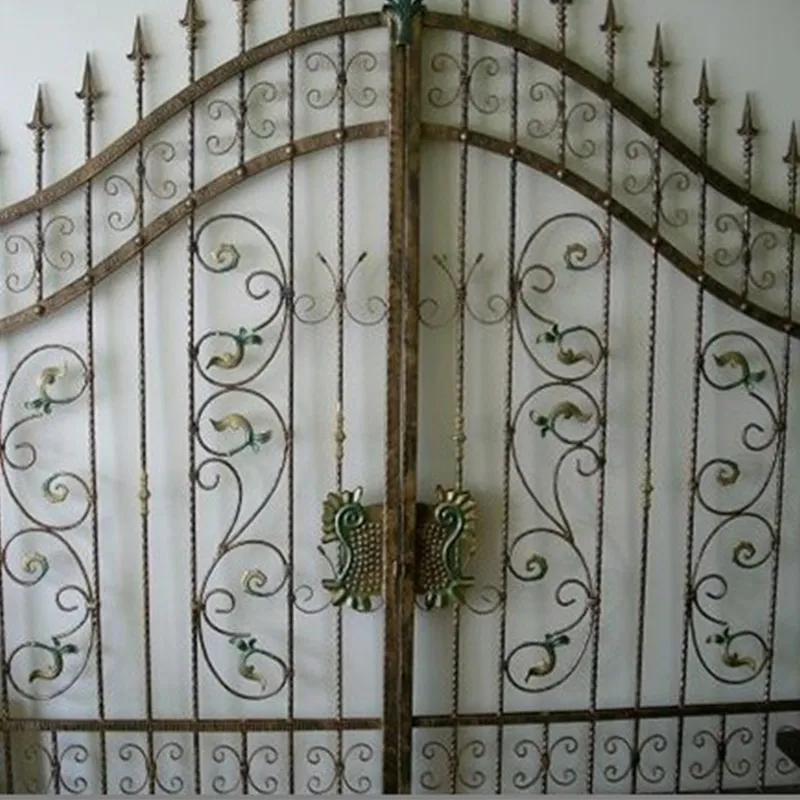 Elegant Fence Solutions: Spears and Finials